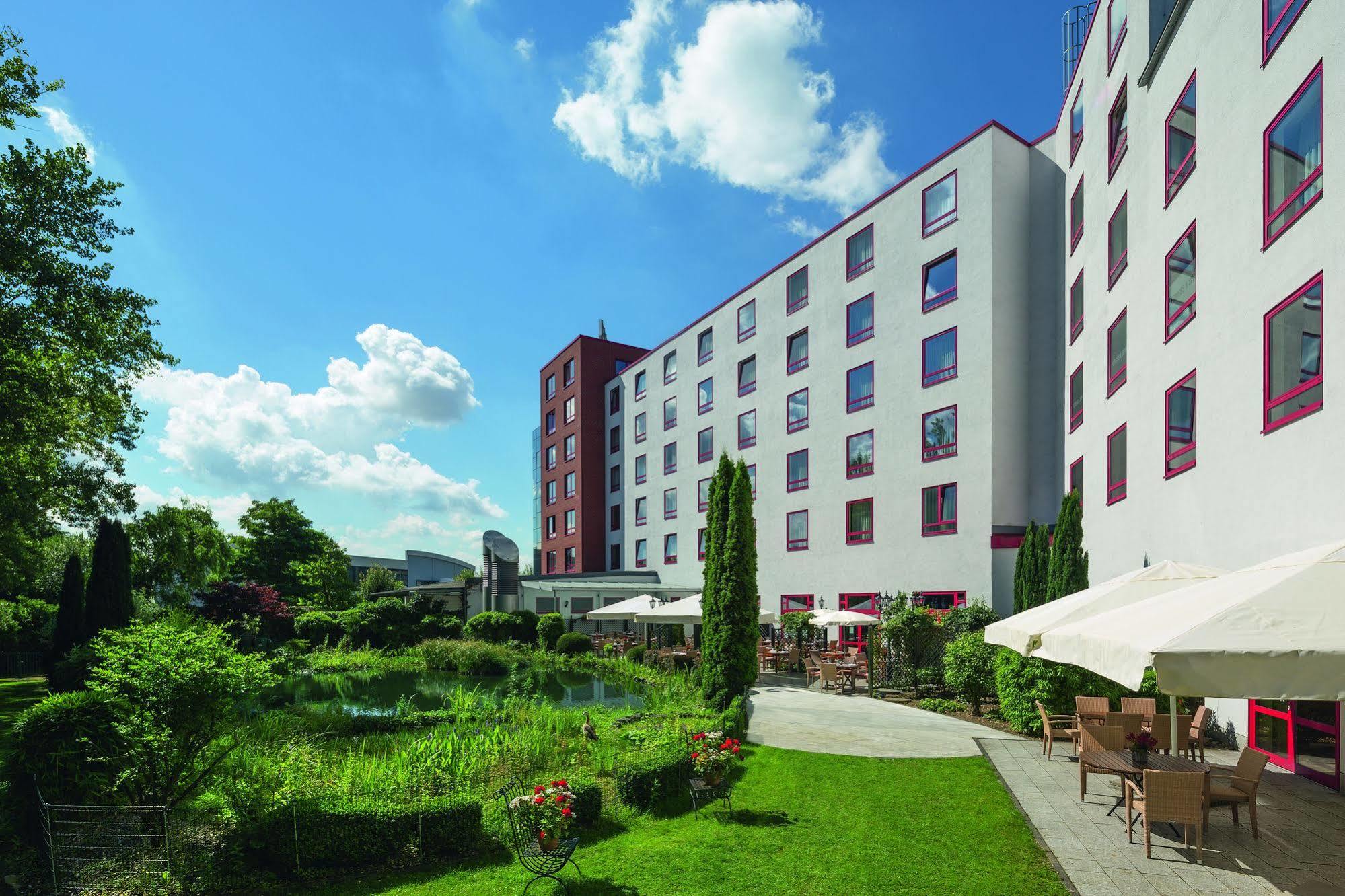 Elaya Hotel Frankfurt Oberursel Exterior foto